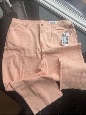 Future Collective Peach Wide-Leg Jeans with Raw Hem
Gabriella Karefa-Johnson